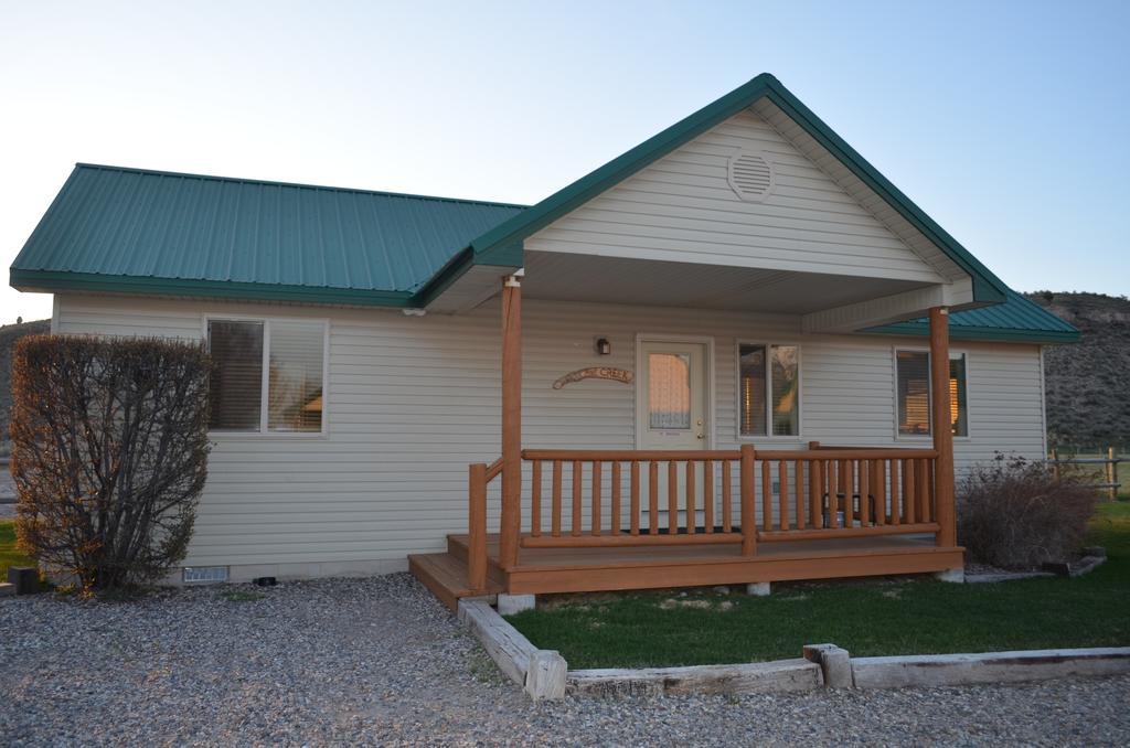 Sleepy J Cabins Swan Valley Room photo